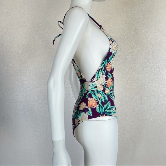 One piece XS floral swimsuit - Picture 3 of 12